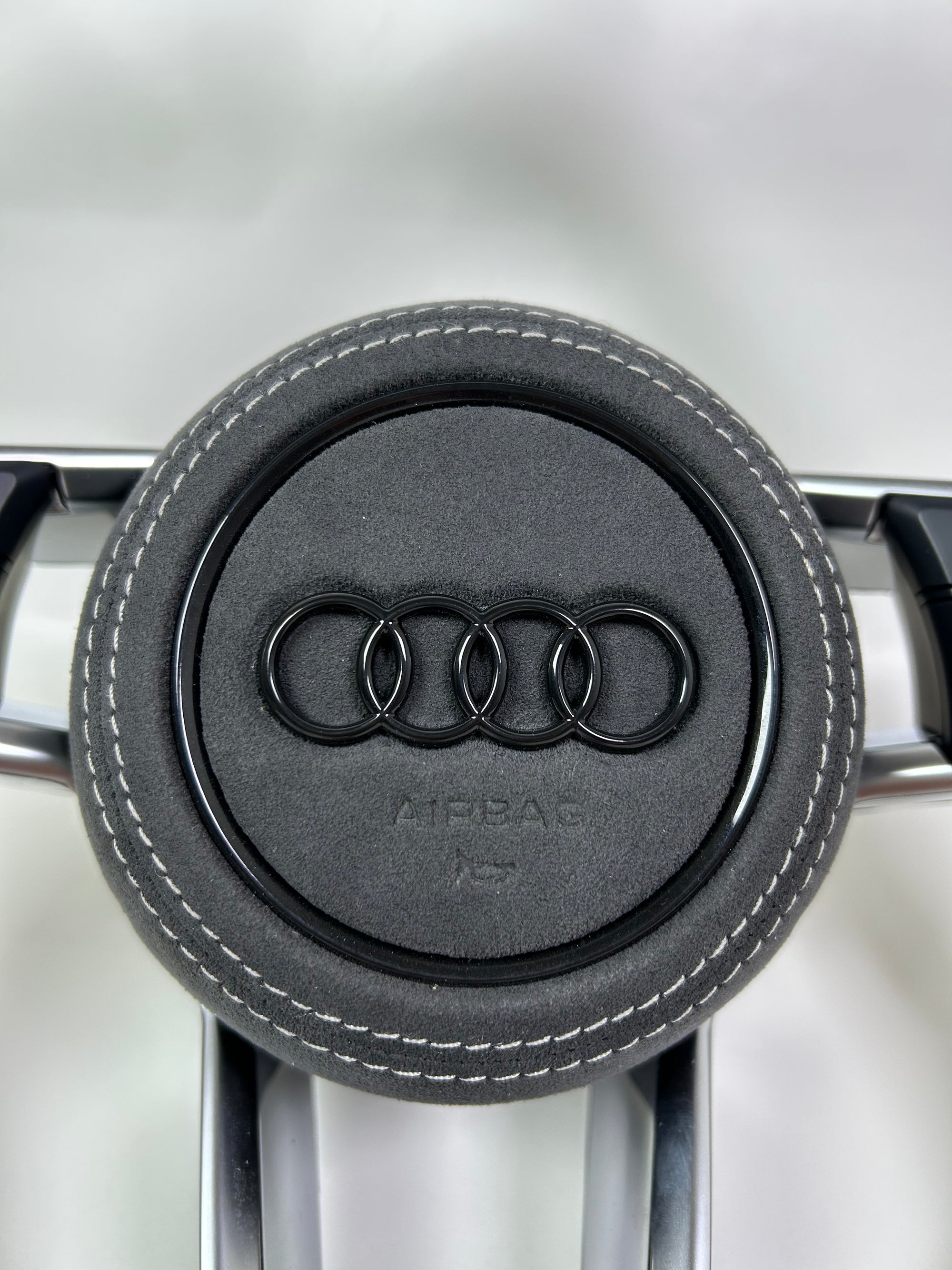 Volant Personnalisé Audi R8/TT/TTS/TTRS (2015-2021)