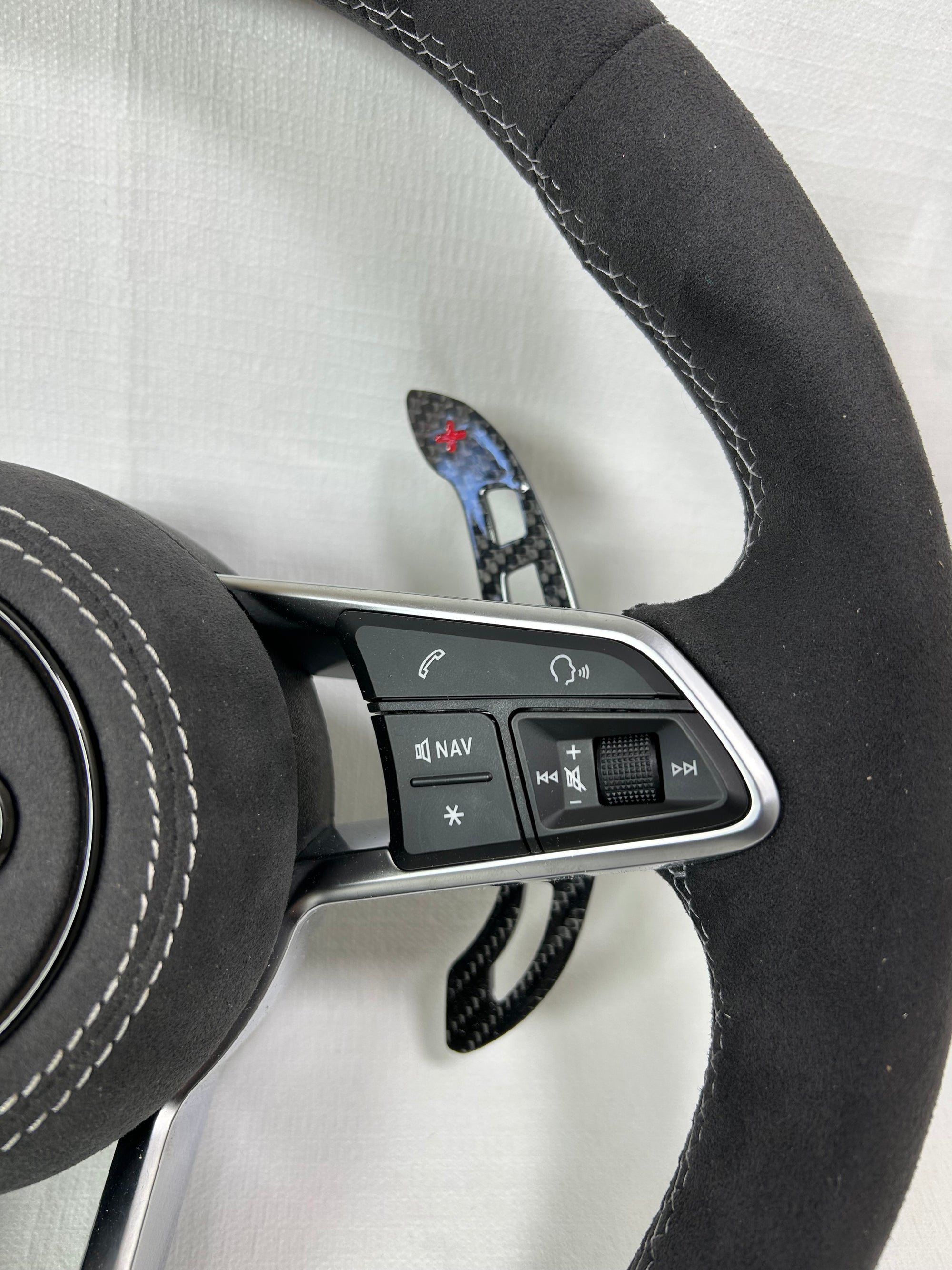 Volant Personnalisé Audi R8/TT/TTS/TTRS (2015-2021)